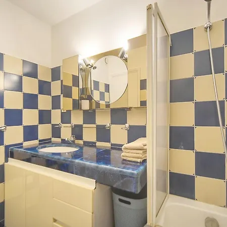 Char - Piscine - Parking - Vca Appartement